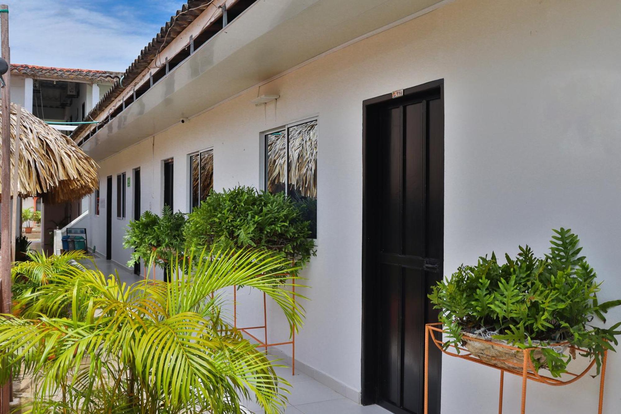 Casa Hotel Las Antillas Tolú Exteriör bild